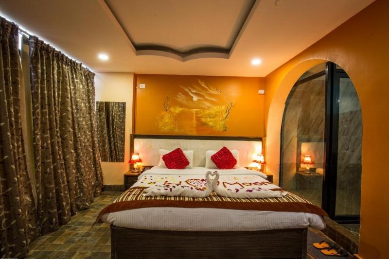 Hotel Royal Safari צ'יטוואן מראה חיצוני תמונה